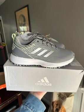 Adidas Golf Shoes (Youth 5/Women 7)